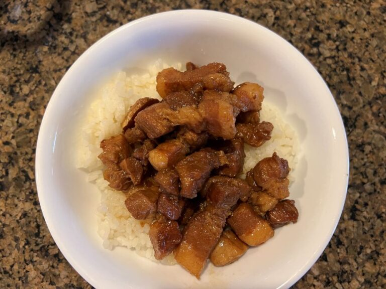 Red Braised Pork Belly (Hong Shao Rou 红烧肉)