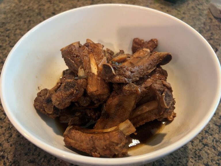 Chinese Braised Pork Ribs (红烧排骨, 紅燒排骨)